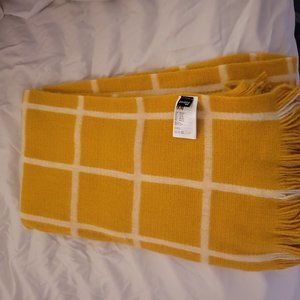 Yellow scarf